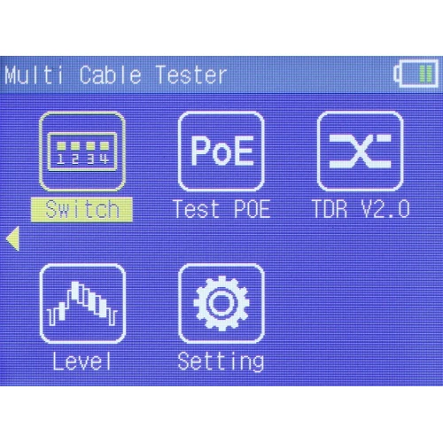 Ekran urządzenia do testowania kabli z sześcioma ikonami: Switch, Test PoE, TDR V2.0, Level, Setting oraz wskaźnikiem baterii w prawym górnym rogu. Tło jest niebieskie z białymi ikonami i żółtym podświetleniem wybranej opcji.