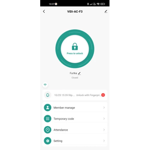 Zrzut ekranu aplikacji mobilnej pokazuje interfejs do zarządzania dostępem z funkcją odblokowywania za pomocą odcisku palca. Na środku widoczna jest ikona kłódki z napisem "Press to unlock", a poniżej znajdują się opcje zarządzania członkami, kodami tymczasowymi i obecnością.