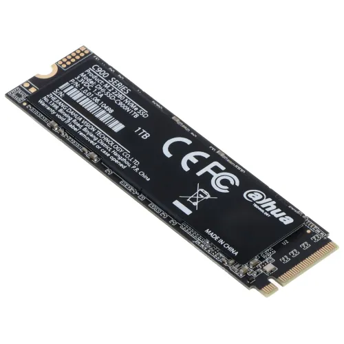 Zdjęcie przedstawia dysk SSD M.2 PCIe marki Dahua o pojemności 1 TB z serii C900. Na czarnym tle widoczne są oznaczenia techniczne i logo producenta.