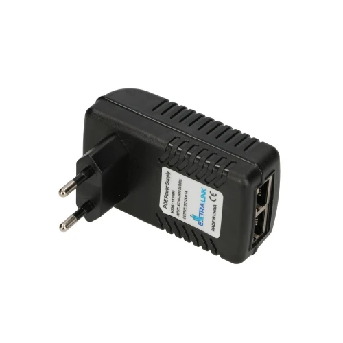 Na zdjęciu znajduje się czarny zasilacz PoE marki Extralink z wtyczką do gniazdka elektrycznego. Obudowa zasilacza ma dwa porty Ethernet i widoczne oznaczenia techniczne.