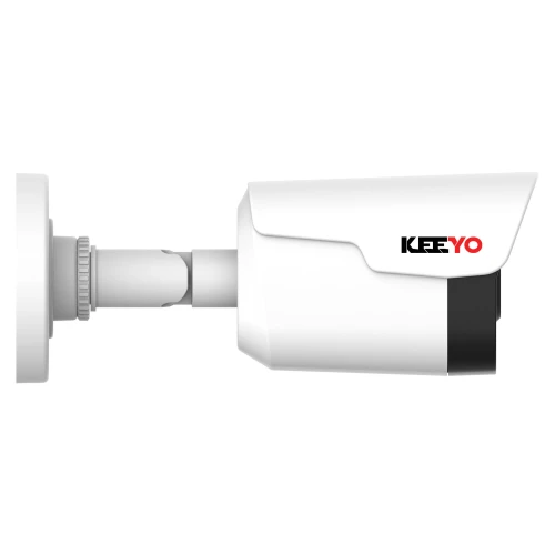 Biała kamera monitoringu z logo "KEEYO" na obudowie, zamontowana na ściennym uchwycie. Kamera ma nowoczesny, prostokątny kształt z osłoną przeciwsłoneczną.