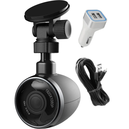 Na zdjęciu znajduje się kamera samochodowa o rozdzielczości 1920x1080P z uchwytem montażowym, ładowarka samochodowa z dwoma portami USB oraz kabel USB. Kamera ma kompaktowy, okrągły design z napisem "FULL HD" na obudowie.
