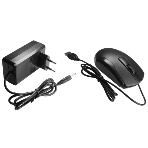 Zestaw składa się z czarnej myszki komputerowej z kablem USB oraz zasilacza sieciowego z wtyczką europejską. Oba elementy są przedstawione na białym tle.
