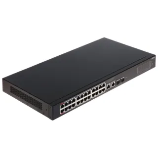Na zdjęciu znajduje się czarny, prostokątny switch sieciowy z 24 portami Ethernet i dodatkowymi portami SFP na przednim panelu. Urządzenie ma gładką, metalową obudowę z otworami wentylacyjnymi po bokach.