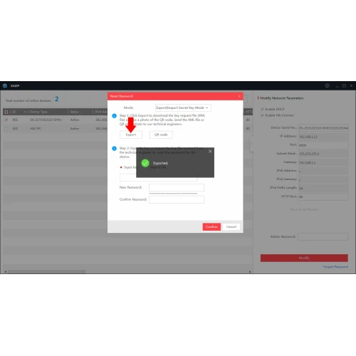 Na ekranie komputera widoczny jest program z otwartym oknem dialogowym dotyczącym resetowania hasła, z zaznaczoną opcją eksportu. W tle widać listę urządzeń sieciowych z ich szczegółami.