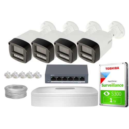 Zestaw do monitoringu składający się z czterech kamer, dysku twardego Toshiba, przełącznika sieciowego, rejestratora oraz akcesoriów montażowych. Kamery mają cylindryczny kształt i są ustawione w rzędzie, a obok nich znajdują się kabel i złącza.